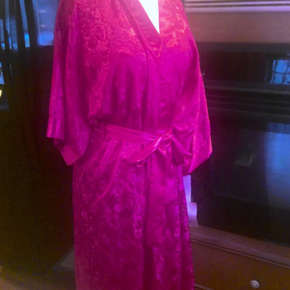 CONTESSA DI ROMA RED 2 PIECE RED GOWN WITH ROBE-SMALL